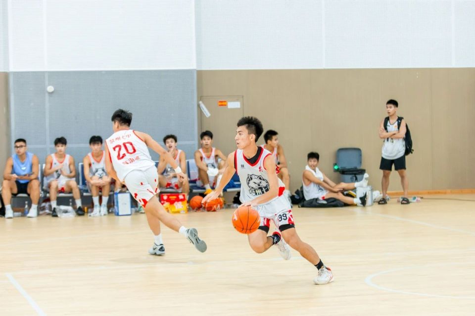 eiLxk, 七中人的拼, 学校