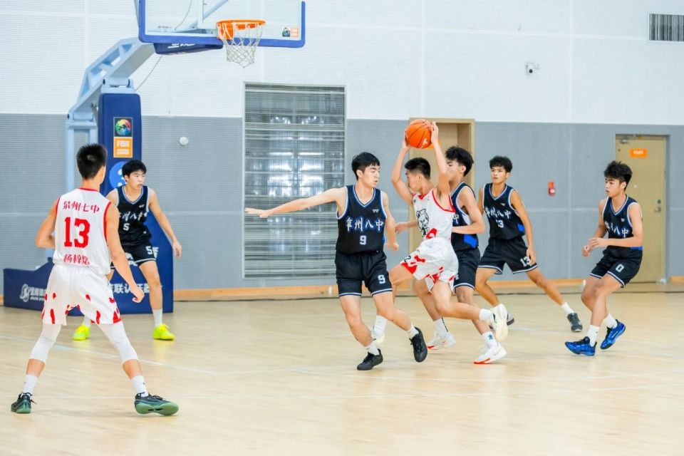 球队成立于, EGbNs