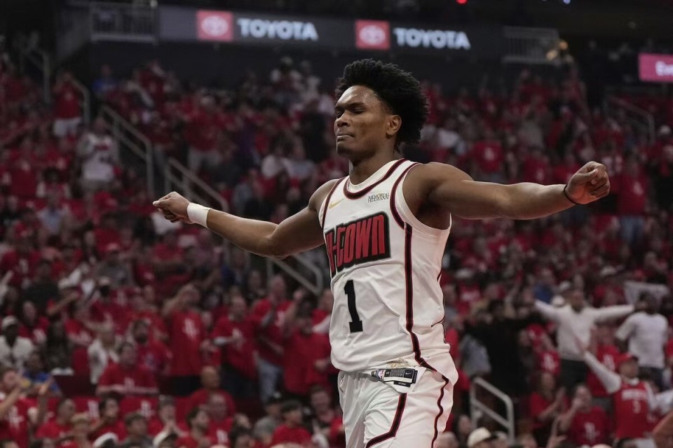 布朗更是高, OMBDs, 的奢侈税压 布朗更是高, OMBDs, 的奢侈税压